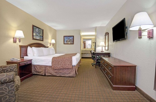 Gunter Afs Hotel | Travelodge by Wyndham Montgomery East