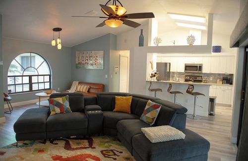 Spring Hill House | Treehouse, Swings, Hot Tub, Heated Pool & Mermaids