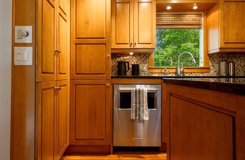 Gainesville House | TreeTops | Architectural Gem Hot Tub 2 Kitchns