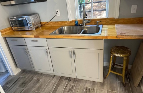 Seventh Ward Apartment | Treme Treasure: 1 Bedroom Apartment W/Shared Pool