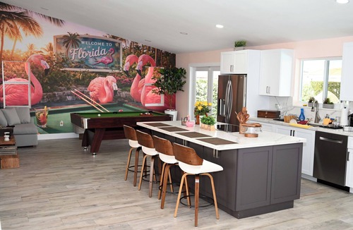 Ludlam House | Tropical Flamingo Villa – Private Heated Pool Retreat for 8 Guests