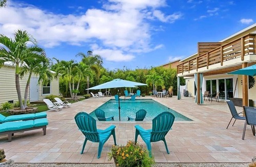 Whitney Beach Condo | Tropical Haven B - 4505 “Anna Maria Island”