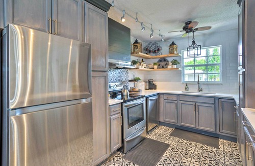 Stuart House | 'Tropical Landing' Stuart Home w/Pool + Grill!