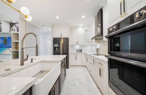 Country Walk House | Tropical Miami 5BR Retreat Pool BBQ & Game Room