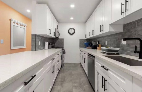 Croissant Park House | Tropical Oasis Near Beach, Airport & Cruise Port