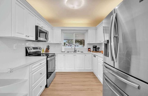 Westchester House | Tropical Park Oasis | Peaceful Miami Home 3/2