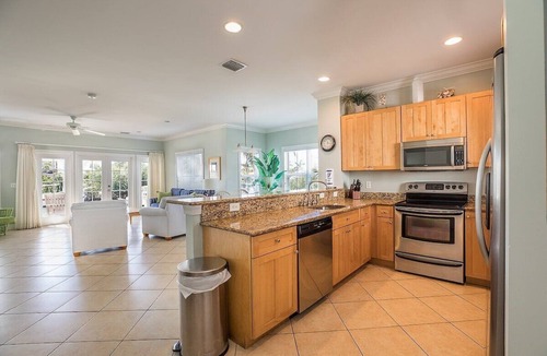Marathon House | Tropical Seahorse at Coral Lagoon ~ Waterfront Villa w Resort Pool