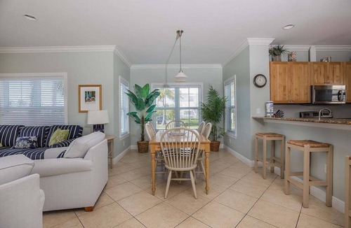 Marathon House | Tropical Seahorse at Coral Lagoon ~ Waterfront Villa w Resort Pool
