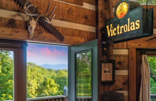 Dandridge Cabin | TT- Douglas Lakefront Cabin-Private Dock-Sauna-Theater Room-Hot Tub-Firepit