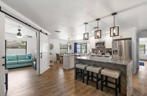 Englewood East House | Turquoise Turtle - pool and spa, beautifully furnished