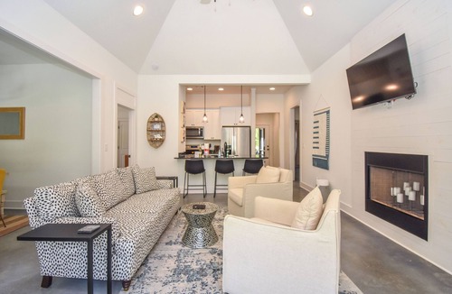 Tallassee House | Twilight House by Big Fish Real Estate Group at Lake Martin