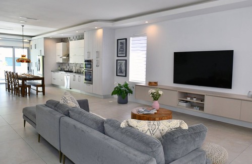 Wynwood Art District House | Two Homes in Wynwood with Jacuzzi and 5BR
