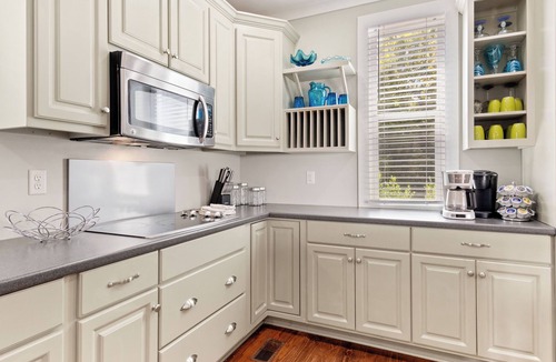 Tuscaloosa House | UA CAMPUS ADJACENT 4BEDROOM/4BATHROOM FARMHOUSE SLEEPS 8