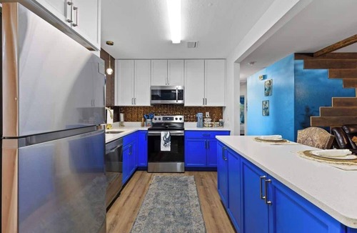 Duckpond House | Underwater Home w/Game Room ~6 min to Stadium & DT