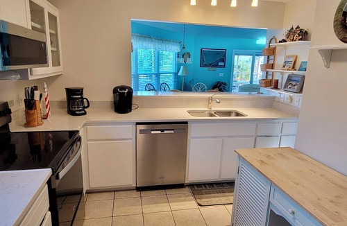 Indian Pass House | Unique & spacious w/Gulf views throughout, easy walk to beach ~ DeLight House