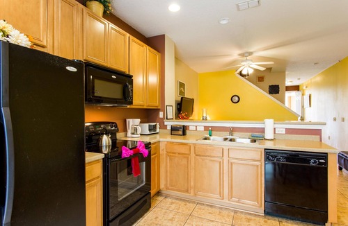 Crestwynd Bay House | Unit 10 | 3BR Home | 2 Mi to Disney | Pet Friendly | Heated Pool | Gated
