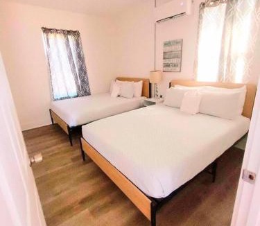 South Pensacola House | unit 10 Cozy Convenient Near All Pensacola Offers
