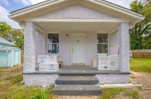 South Pensacola House | unit 10 Cozy Convenient Near All Pensacola Offers