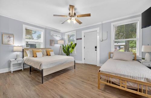 South Pensacola House | Unit 19 Tiny Haven Unwind in Pensacola