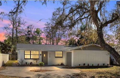Port Orange House | Unleash the Fun: Pool Table, Fishing Poles, and Ping Pong Table, Smoker