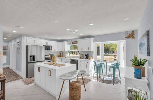 Yacht Club House | Unwind on Windsor: Yacht Club area Canal/Pool Home