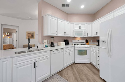 Esprit House | Updated 3BR Disney-Area Pool Home | Private Screened Pool | Peaceful Davenport