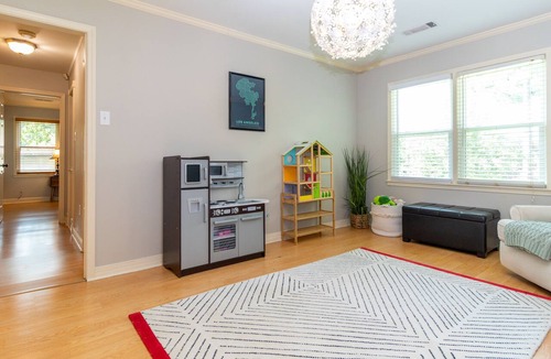 Germantown House | Updated Home in Germantown - Huge Fenced Yard & Dual Office Spaces - 30 day min