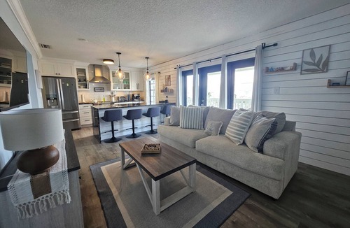 Coquina Key Condo | Updated Waterfront Condo, Pool + Pier, 10 Min to Beach & Downtown St. Pete