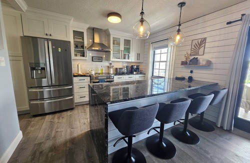 Coquina Key Condo | Updated Waterfront Condo, Pool + Pier, 10 Min to Beach & Downtown St. Pete