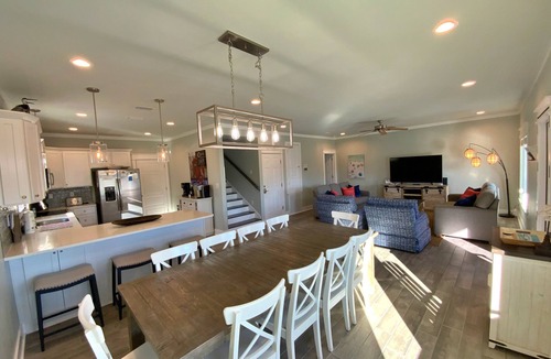 Morgantown House | Upscale Home in Morgantown - Views, Pools, Tennis