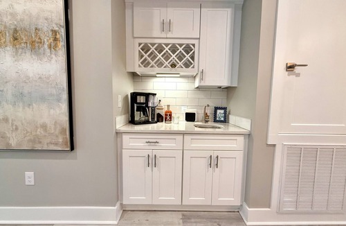 Diamondhead Condo | Upstairs Luxe Style Condo at Diamondhead Country Club - Walk to the Clubhouse