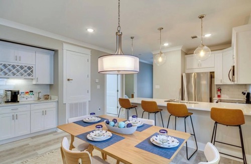 Diamondhead Condo | Upstairs Luxe Style Condo at Diamondhead Country Club - Walk to the Clubhouse