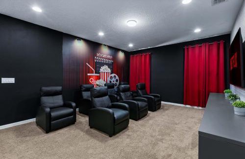 Loughman House | Upstay Solterra Resort Villa w Pool & Games Room