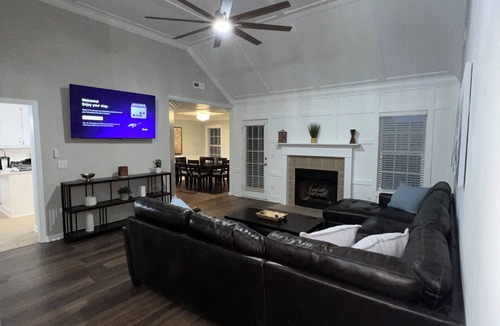 Huntsville House | Urban Oasis - charming, centrally located home for visiting all of Huntsville!