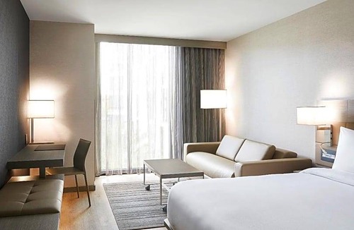 Carver City - Lincoln Gardens Hotel | 3-Star Hotel ∙ AC Hotel by Marriott Tampa Airport