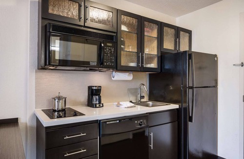 Huntsville Hotel | Vacation At Its Finest! 4 Family-friendly Units, Pets are Allowed Here
