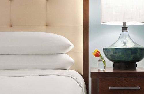 Villas Hotel | Vacation Starts Here! Outdoor Pool and BBQ Facilities, Near Fish Tale Marina!