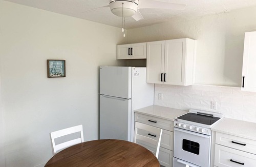 Golden Beach Apartment | Venice Villas 1BR – King & Lanai Sleeps 4
