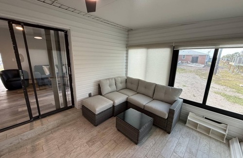 Golden Beach Apartment | Venice Villas 1BR – Sleeps 4 Regina