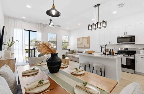 Ballast Point House | Ventus Residences 4 King Suites The Bayside