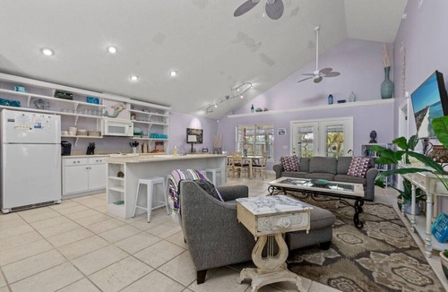 Riviera Beach House | Vera’s Belle Sirene ~ Cozy Pet-Friendly Cottage Near PCB Sands