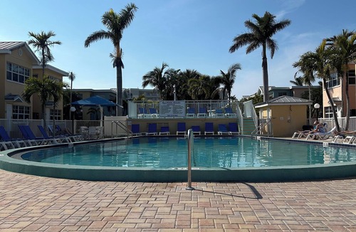 Indian Shores Condo | Very clean condo w/great rates - Steps from the beach and Gulf Views