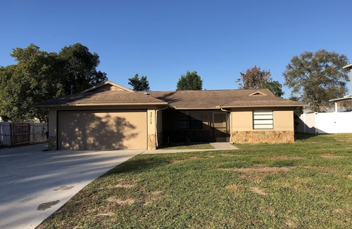 Spring Hill House | Very comfortable house , plenty of room . Lots of TVs for guest. No work crews.
