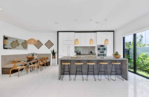 Victoria Park House | Vibe in this Spacious 5-bedroom Mansion in Las Olas Fort Lauderdale/sleeps 14