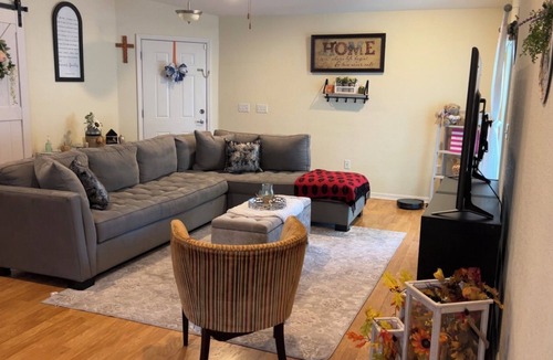 Winter Haven House | Vibrant 3-Bedroom Escape in Lovely Winter Haven Featuring Refreshing A/C