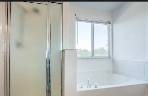 Legacy Park Villa | Villa full of life with large pool