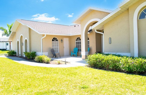 Caloosahatchee Villa | Villa Helen in Cape Coral