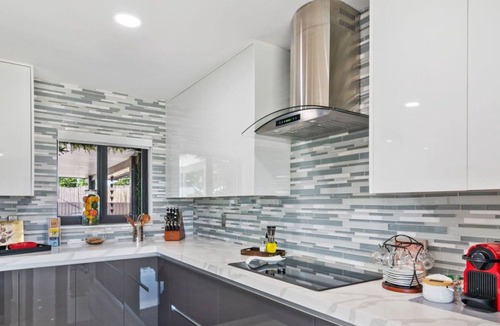 Westchester House | Villa Luxury | Pool-Water Heater | BBQ | Outdoor Dining