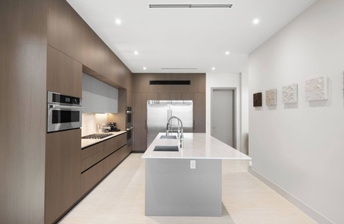 North Miami Beach House | Villa Onyx, a modern oasis.
