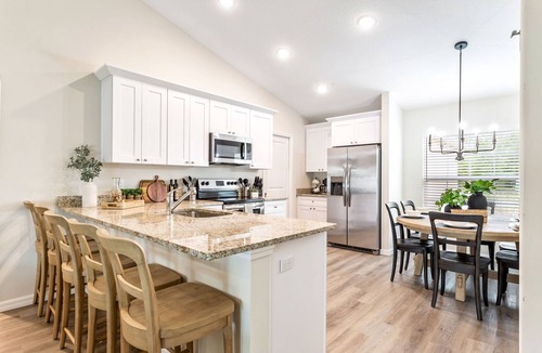 Summerfield House | Village Retreat Hot Tub Solar 4BR Near The Villages